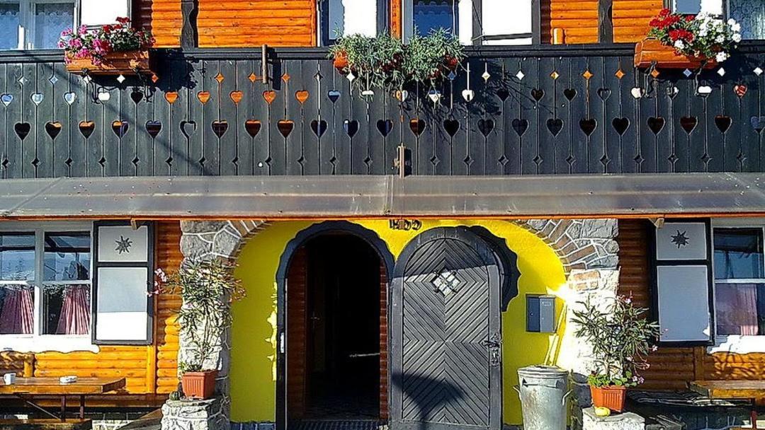Smucarska Koca Bed & Breakfast Kotlje Bagian luar foto